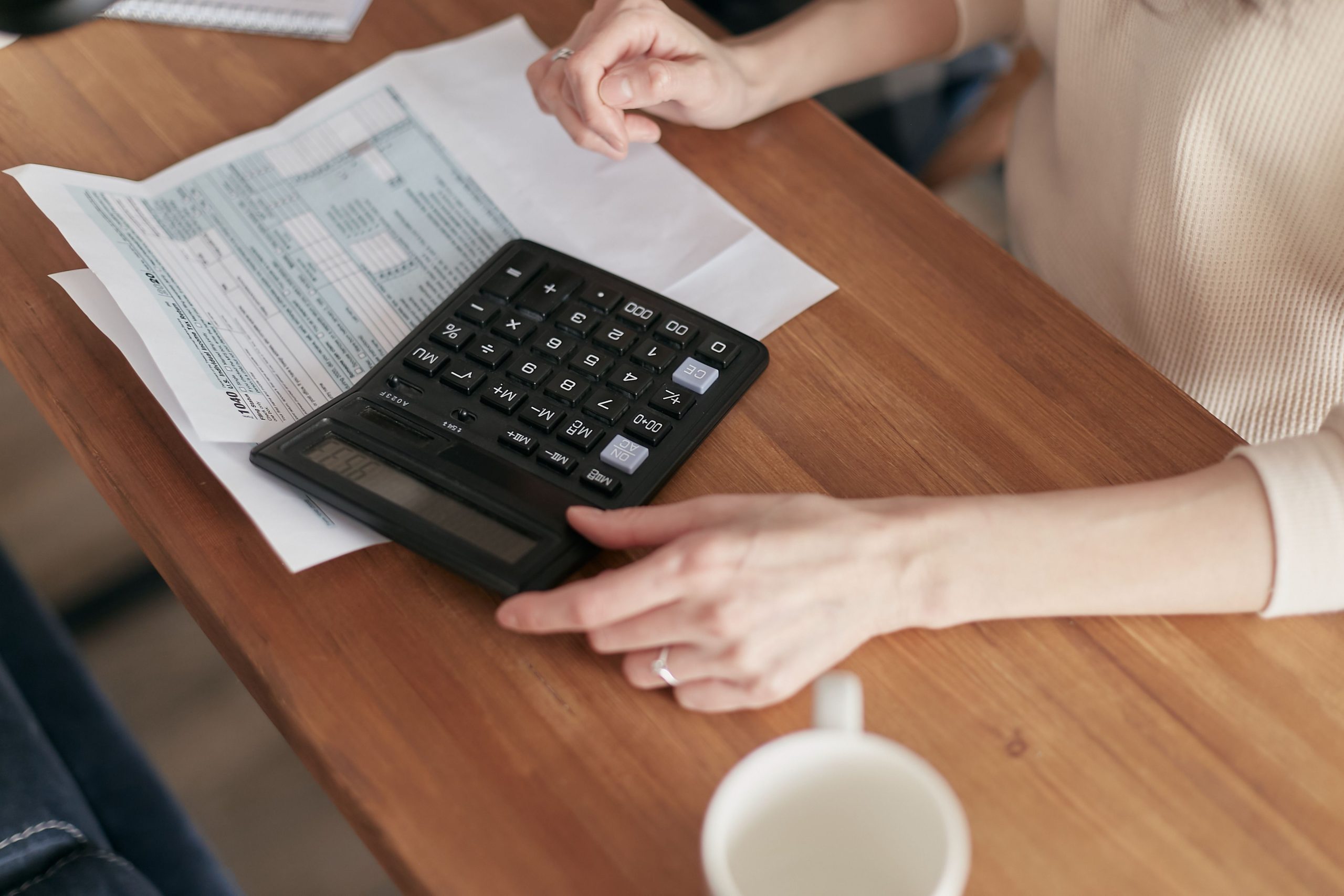 Cómo Hacer una Factura como Autónomo (Plantilla Gratis)